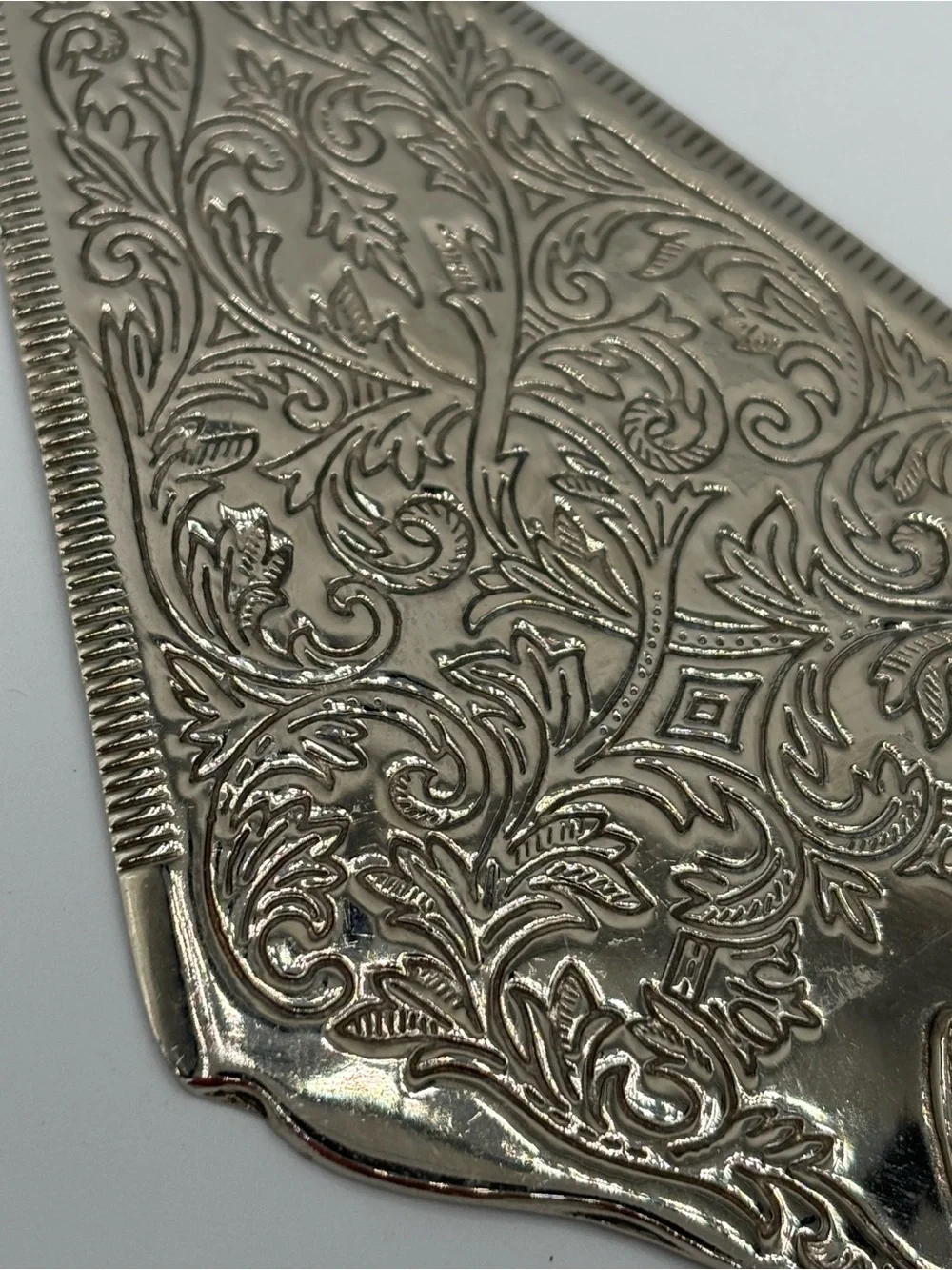 Vintage 12” Ornate Silver Tone Cake Pie Server Engraved Floral Shell